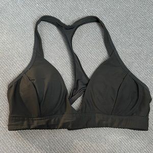 Lululemon V Neck sports bra with cups
